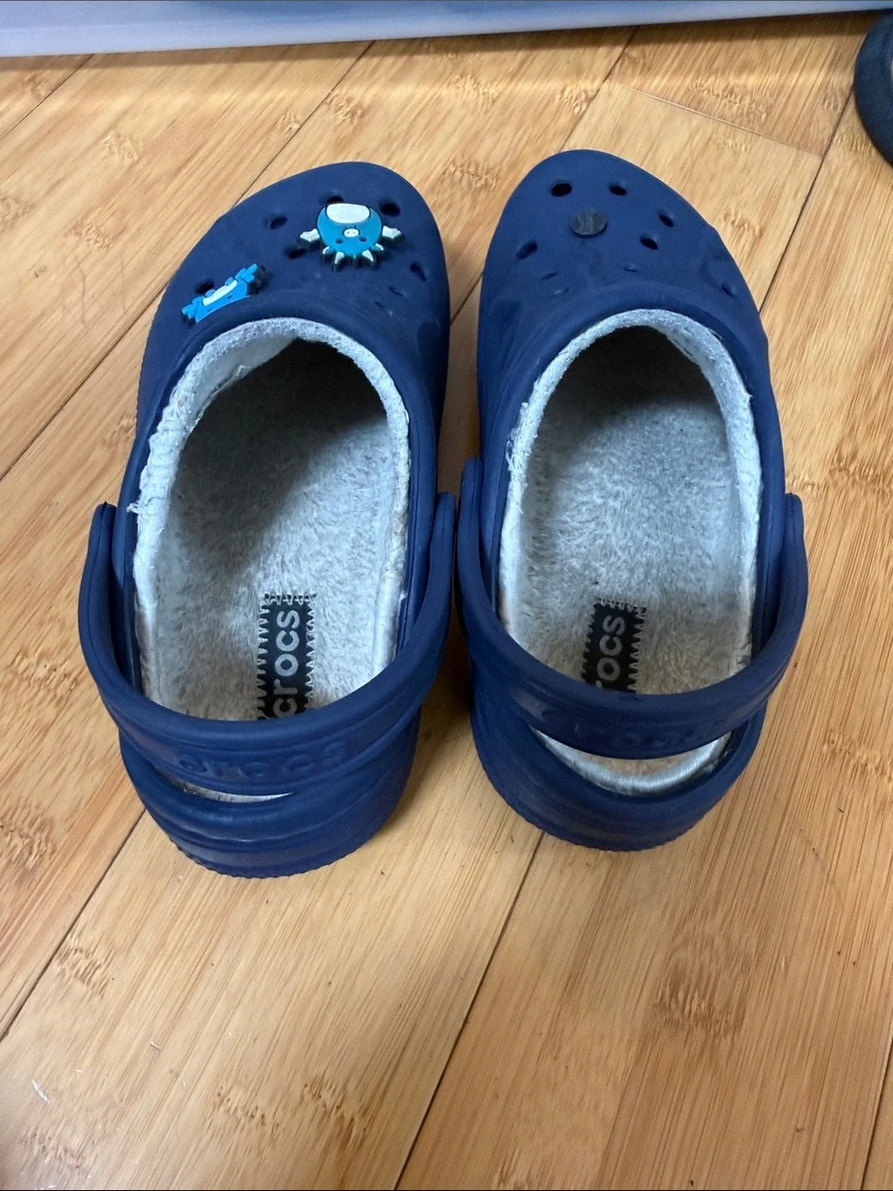CROCS Kids Navy Blue Fuzzy Lined Clogs with Character Jibbitz 12-13